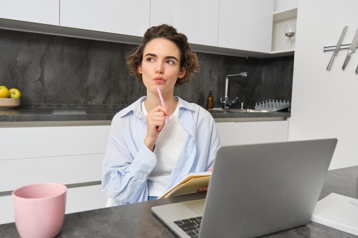 Beginner's Guide: What Jobs Can I Do from Home with No Experience?